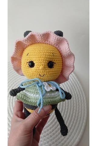 Amigurumi Şapkalı Sevimli Arı 02 - Çok Renkli
