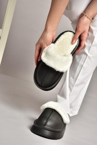 Fox Shoes T918264209 Siyah İçi Peluş Kadın Terlik Siyah