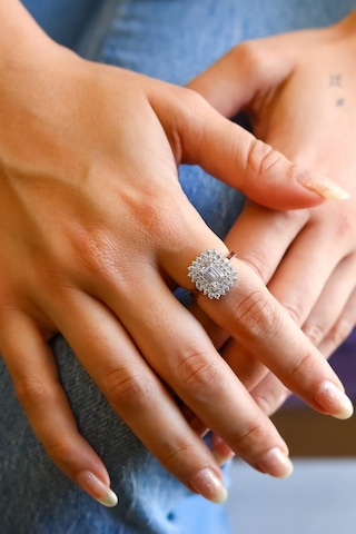 Semiz Altın Baget Taşlı Altın Yüzük S04100246