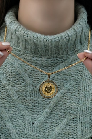 Yarım Altınlı Cam Çerçeveli Halat Kolye