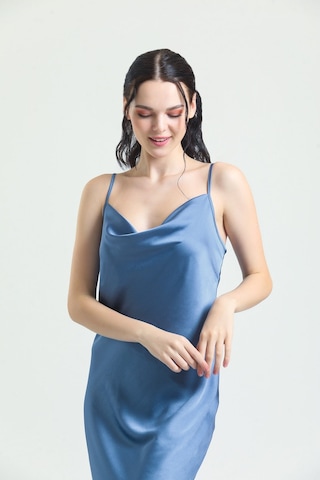 Magic Form 9790 Kadın Mavi Degaje Yaka Krep Saten Uzun Gecelik Mavi