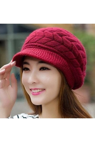 Kadın Ve Erkekler İçin Kış Mevsimine Özel Yünlü Ve Sıcak Tutan Şapka Modeli Kırmızı