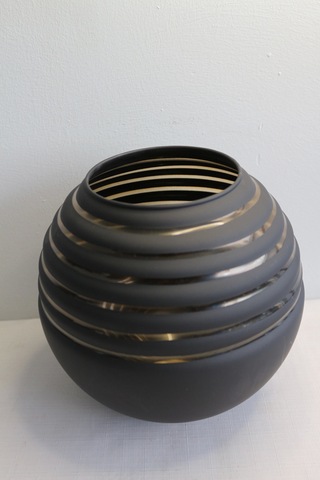 Siyah Mat Vazo Asorti Beyaz