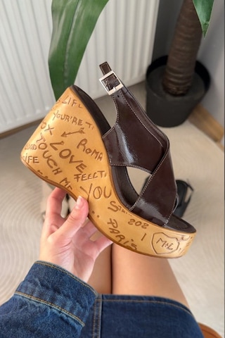 Preshley Kadın Forge Kahve Ruga 10 Cm Dolgulu Yazılı Mantar Taban Ayakkabı & Sandalet Kahverengi