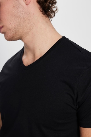 Tudors Erkek Slim Fit Dar Kesim %100 Pamuk Yumuşak Dokulu Siyah V Yaka Tişört-32120 SIYAH Siyah