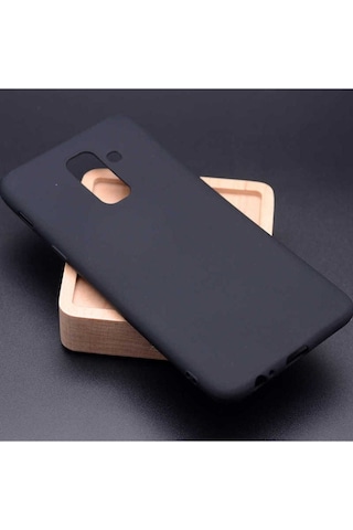 Galaxy J8 Kılıf Zore Premier Silikon Kapak Siyah