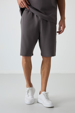 Tommy Life Koyu Gri Pamuklu Kalın Yumuşak Dokulu Oversize Fit Basic Erkek Şort Takım - 85249