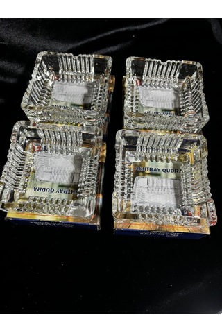 4 Adet Kare Büyük Cam Küllük 10x10 4 Adet Kare Cam Büyük Küllük 10x10 Cam Beyaz Kare