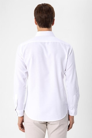 Süvari Beyaz Slim Fit Düz Düğmeli Yaka Gömlek Beyaz