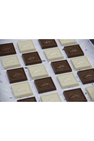 Atlı Madlen Spesiyal Portakal Çikolatalı Hediyelik Çikolata 1 Kg Atlı Madlen Spesiyal Portakal Çikolatalı Hediyelik Çikolata 1 Kg