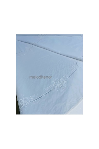 İşleme Dantel Görünümlü Dökümlü Kaymaz Yuvarlak Pvc Muşamba Masa Örtüsü 155x155 Cm Beyaz