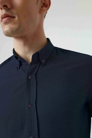 D'S Damat Ds Damat Slim Fit Armürlü Düğmeli Yaka Pamuklu Gömlek 5HC02ORT07265 - Lacivert
