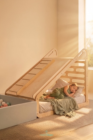 Sleepy Ahşap Montessori Yatak 70x140 Cm Kaydıraklı, Tırmanma Tahtalı, Salıncaklı, Yazı Tahtalı, Masalı Çocuk Yatağı