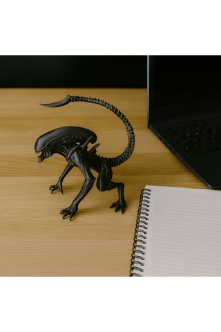 Alien Figürlü Kalemlik Siyah