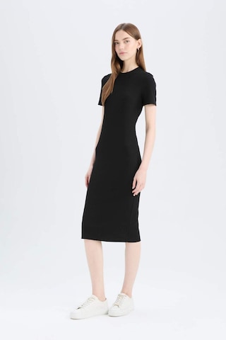DeFacto Bodycon Vücudu Saran Bisiklet Yaka Basic Düz Fitilli Kaşkorse Kısa Kollu Midi Elbise E6926AX25SPBK81