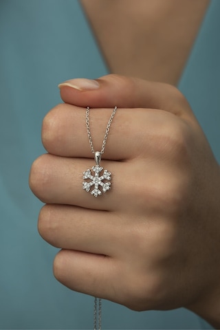 925 Ayar Gümüş Rodyum Kaplama Kar Tanesi Kolye