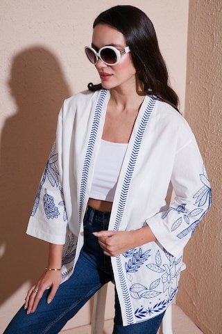 Lela Nakış Işlemeli Pamuklu Oversize Fit Truvakar Kol Bayan Kimono 676302 Ekru