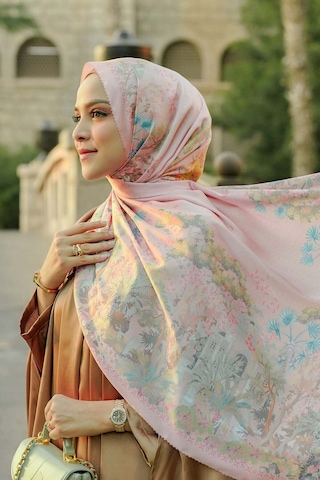 Buttonscarves Al Qasr Saten Şal - Lotus Pembe