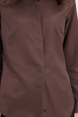 Tudors Kadın Slim Fit Dar Kesim Vucüda Oturan Uzun Kollu Gizli Düğme Detaylı Kahverengi Basic Gömlek-41567 Kahverengi