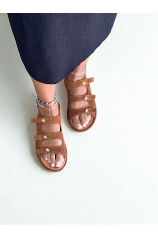 Ne&ve Shoes Taba Süet Hakiki Deri Gold Aksesuarlı Kadın Günlük Sandalet