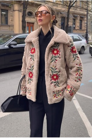 Femelle Bej Nakışlı Vintage Suni Kürk Ceket