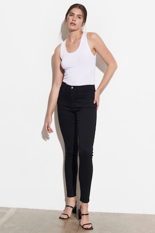 Wrangler High Rise Skinny Fit Denim Esnek Yüksek Bel Jean Kot Pantolon W27HLX023 Siyah