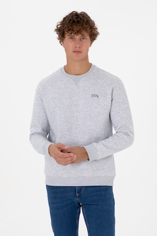 U.S. Polo Assn. Erkek Comfort Fit Bisiklet Yaka Şardonlu Açık Gri Basic Sweatshirt 50313757-VR001