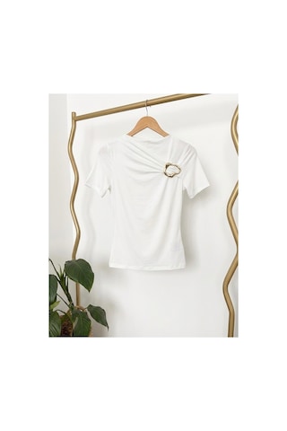 Fleurs Chic Toka Detaylı T-shirt Beyaz