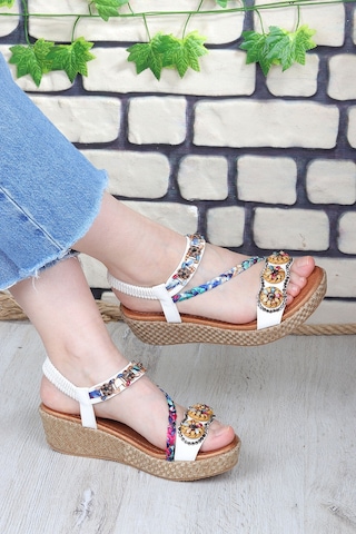 Vojo Daisy Rahat Taban Taş Boncuk Detaylı Kadın Sandalet 267800001858 05 Beyaz Beyaz