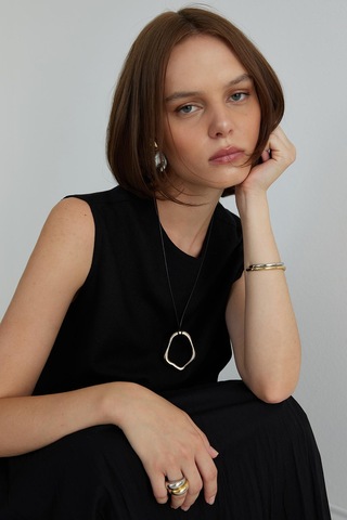 Suud Collection Siyah Lavin Sıfır Kol Keten Bluz