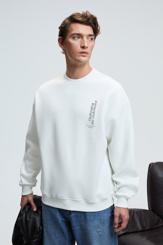Grimelange ALDEN Erkek Yuvarlak Yaka Göğsü Ve Sırtı Baskılı Relaxed Fit Beyaz Sweatshirt