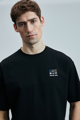 Lufian Erkek Mask Modern Grafik T-shirt 111020248 Siyah Siyah