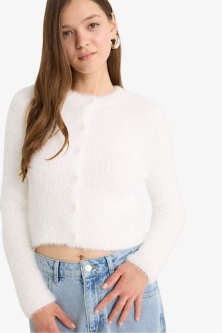 Defacto Coool Slim Fit Dar Kesim Bisiklet Yaka Triko Hırka Z9318az25wner98 Ekru