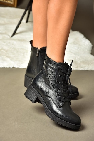Fox Shoes R555054103 Siyah Hakiki Deri Alçak Tabanlı Kadın Postal Bot Siyah