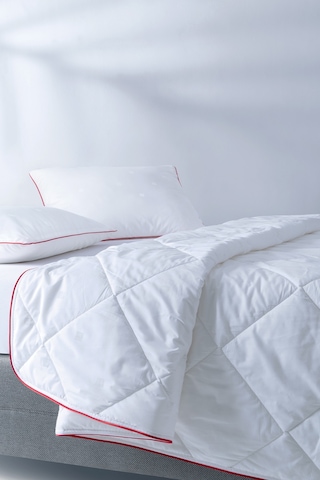 Yataş Bedding Dacron® 95 Çift Kişilik Yorgan Beyaz