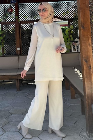 Rabia Şamlı Pantolonlu İç Takım Ekru Normal