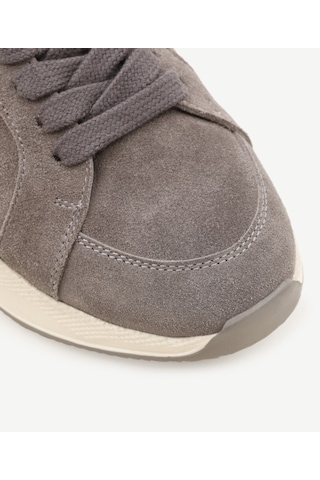 Yargıcı Tay Tüyü Detaylı Deri Sneaker Gri