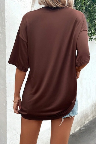 Unisex Lacivert Yaka Kol Detaylı California Club Baskılı Oversize T-shirt Kahverengi