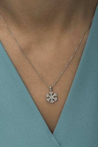 925 Ayar Gümüş Rodyum Kaplama Kar Tanesi Kolye