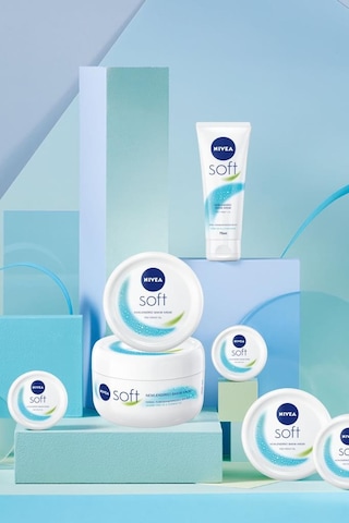 Nivea Men Erkek Sprey Deodorant Black&White Invisible 150 ML + Soft Nemlendirici Vücut Bakım Kremi 100 ML