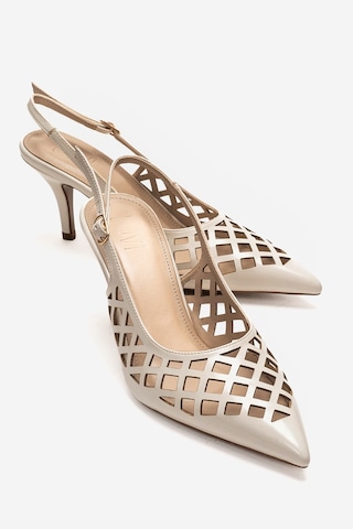 Luvishoes Jever Bej Cilt Lazer Kesim Sivri Burun Slingback Kadın İnce Topuklu Ayakkabı Bej