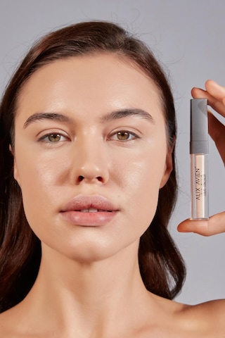 Alix Avien Aydınlık Görünüm Sağlayan Yoğun Likit Göz Altı Kapatıcısı Liquid Concealer 105 Cool Rose