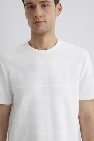 Mavi Erkek Çizgi Detaylı T-shirt M0611409-70057 Kırık Beyaz