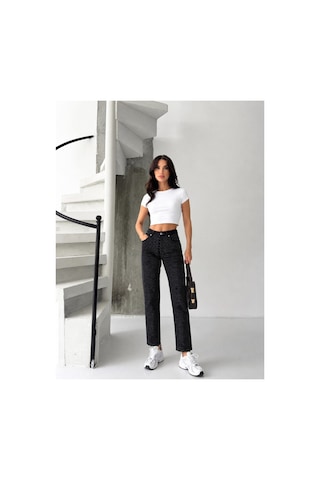 Kene Jeans Siyah Bacak Taşlı Mom Jeans Siyah