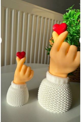Kore Kalbi Korean Heart 2li Biblo Seti, Kalp Tutan El Sevimli Hediyelik, 9cm-14cm 0