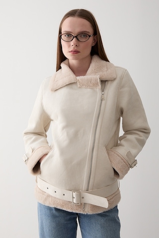 Ekru İçi Kürklü Mont Ekru