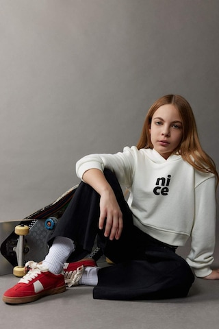 DeFacto Kız Çocuk Relax Fit Kapüşonlu Baskılı Sweatshirt E0462A825SPER85 Ekru