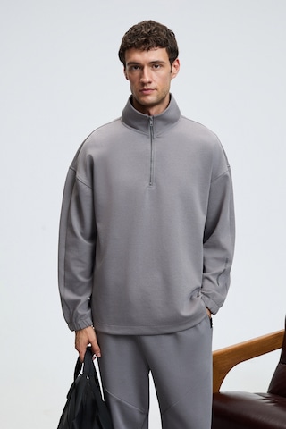 Grimelange EDISON Erkek Yarım Fermuarlı Kolu Baskılı Dik Yaka Koyu Gri Sweatshirt
