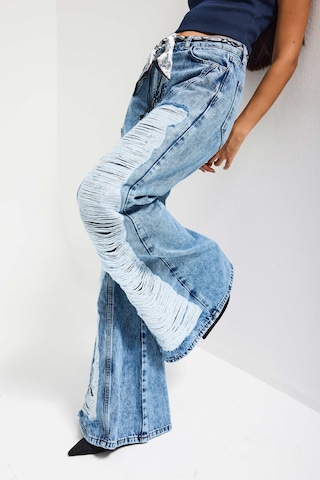 Itsbasic Kadın Mavi Flare Fit Altı Beslemeli Yırtık Ve Fular Detaylı Tasarım Denim Jean