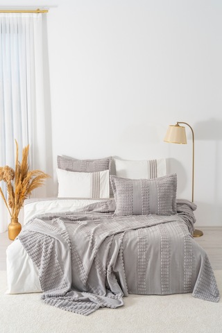 Maisa Gri Nakışlı Çift Kişilik Nevresimli Pike Seti - 7 Parça Çeyiz Seti Gri